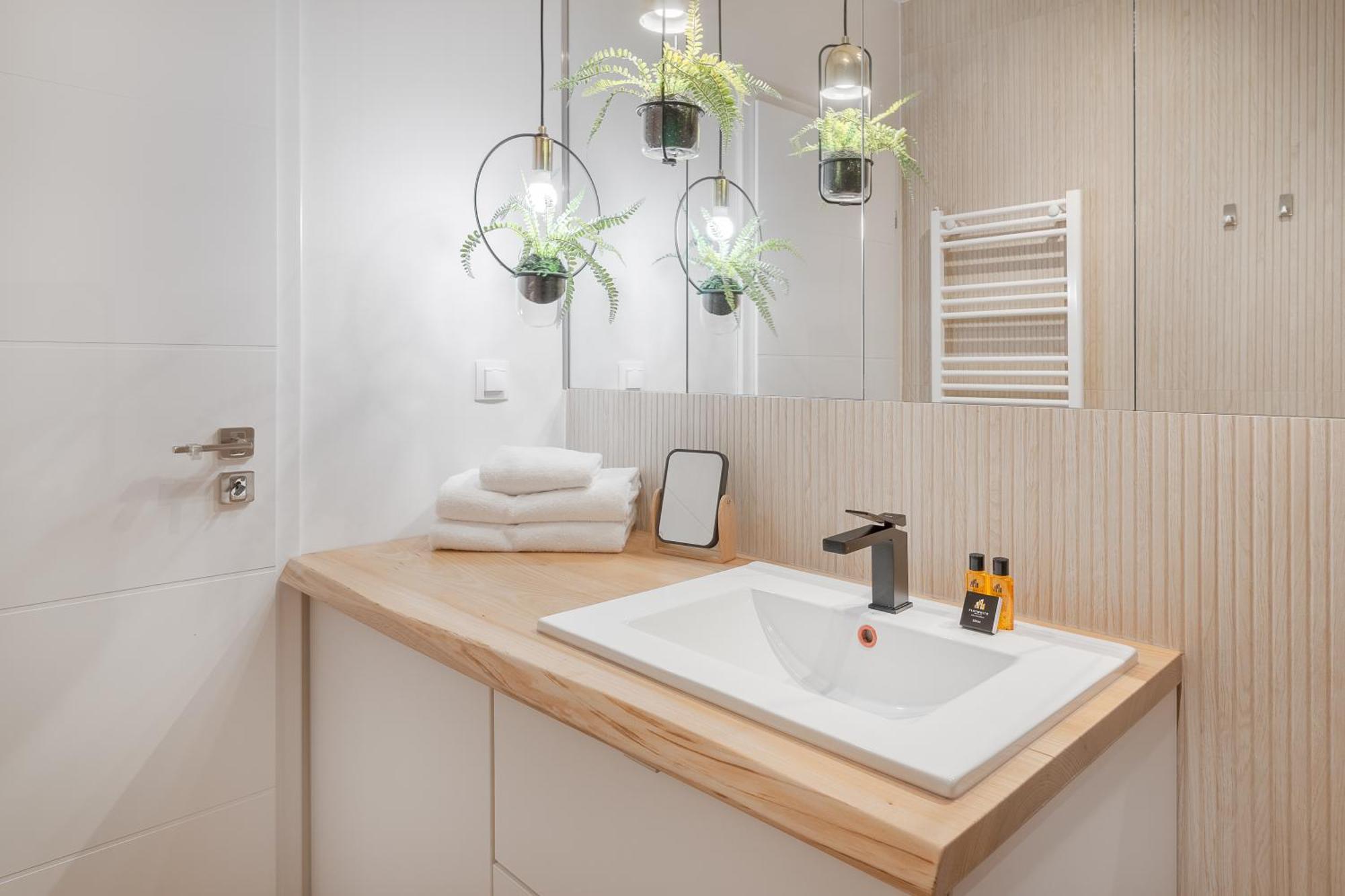 Narnia Apartment Oradea Ngoại thất bức ảnh